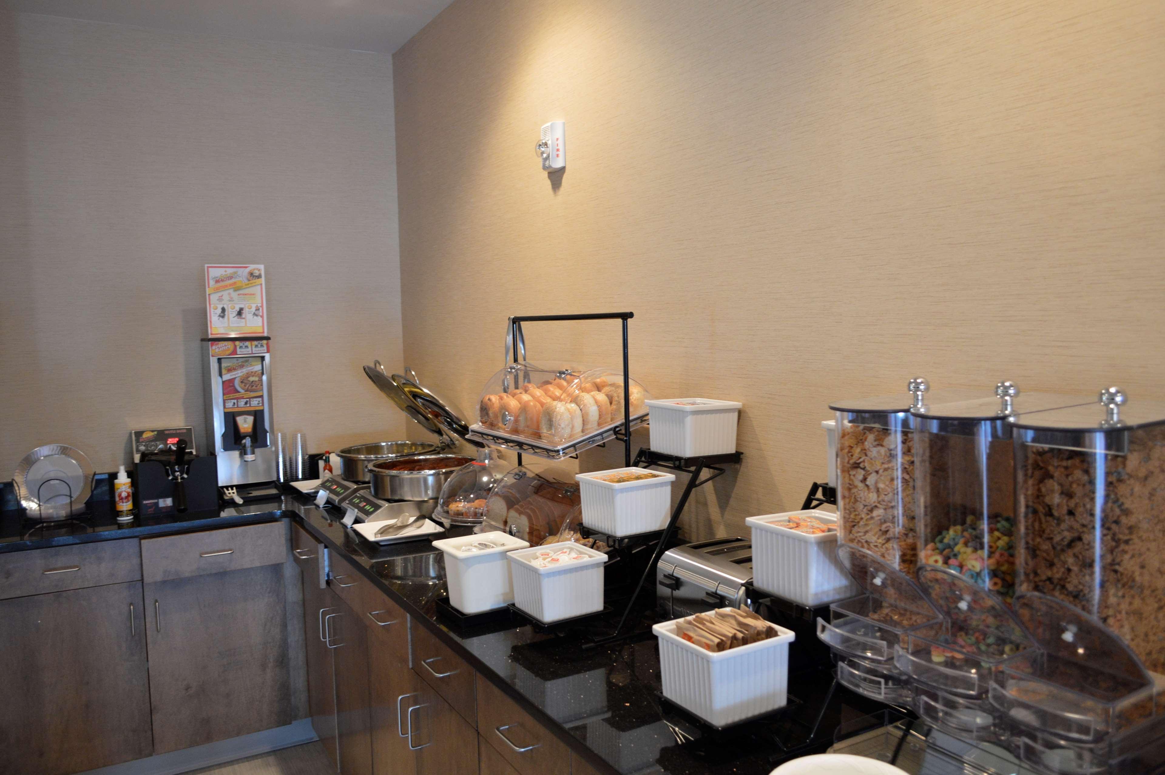 Best Western Plus Atrium Inn & Suites Clarksville Exterior foto